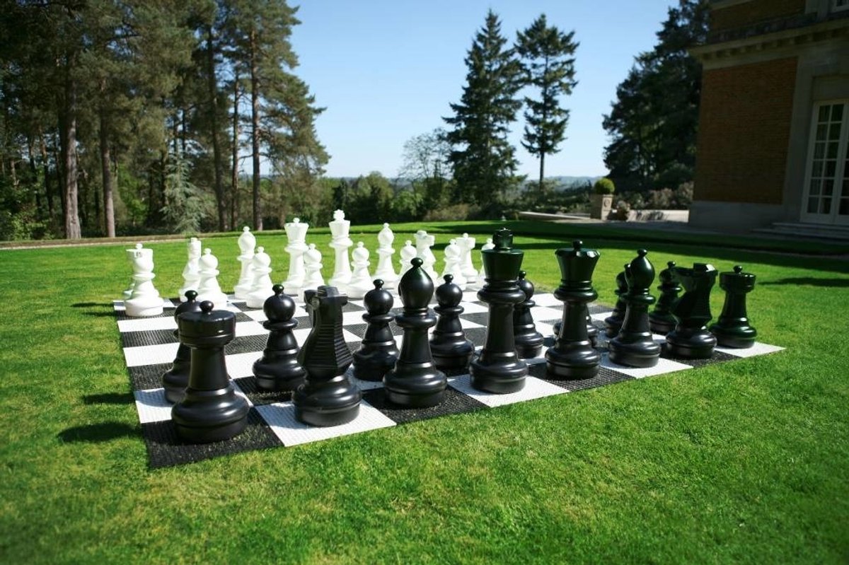 Jeu d'échecs géant XXXL - Roi jusqu'à 64 cm de haut - Protection UV - Avec tapis en caoutchouc 490x490 cm 100 kg - En 2 parties à remplir de sable ou d'eau - Robuste et résistant aux UV - Jeu complet avec pièces ultra détaillées