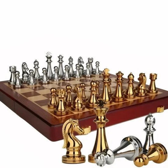 Milova Schaakbord - Luxe houten schaakbord - 30cm - Professioneel schaken - Spellen - Decoratie - Goud en zilver - Draagbaar